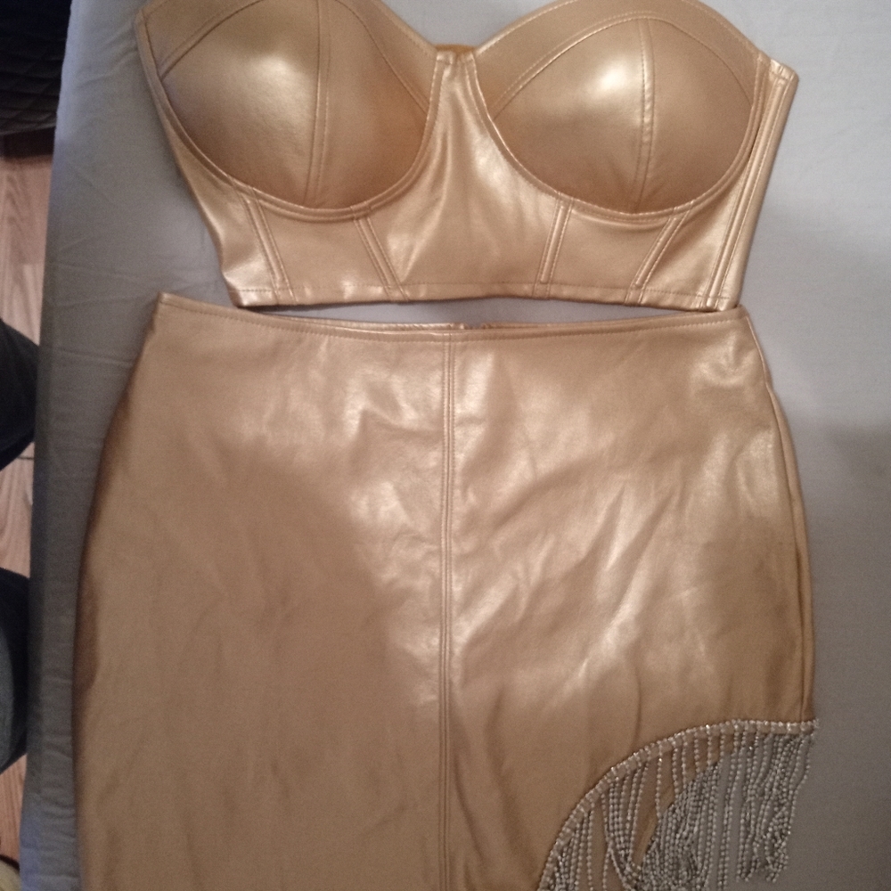 Skirt with fringe and bustier top